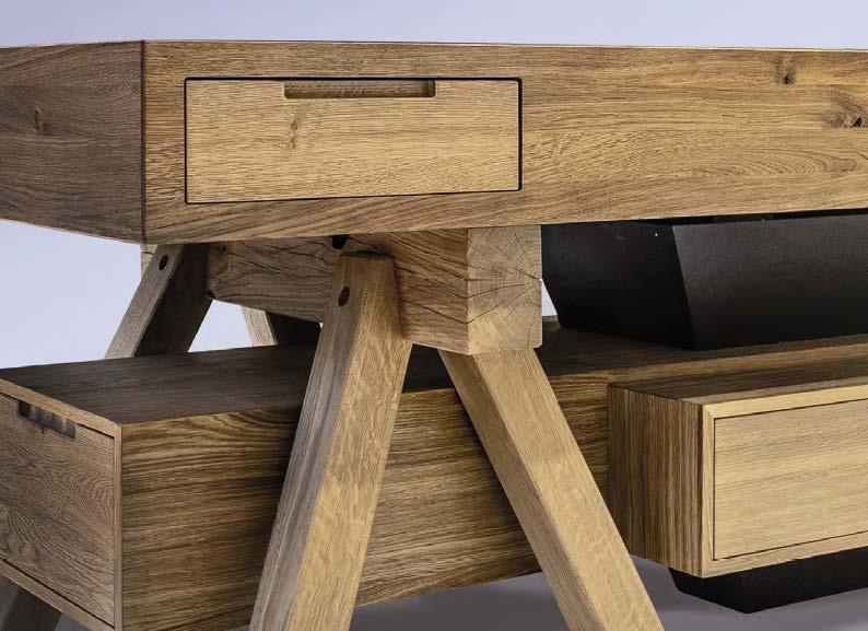 Holztisch von Wagner & Schönherr